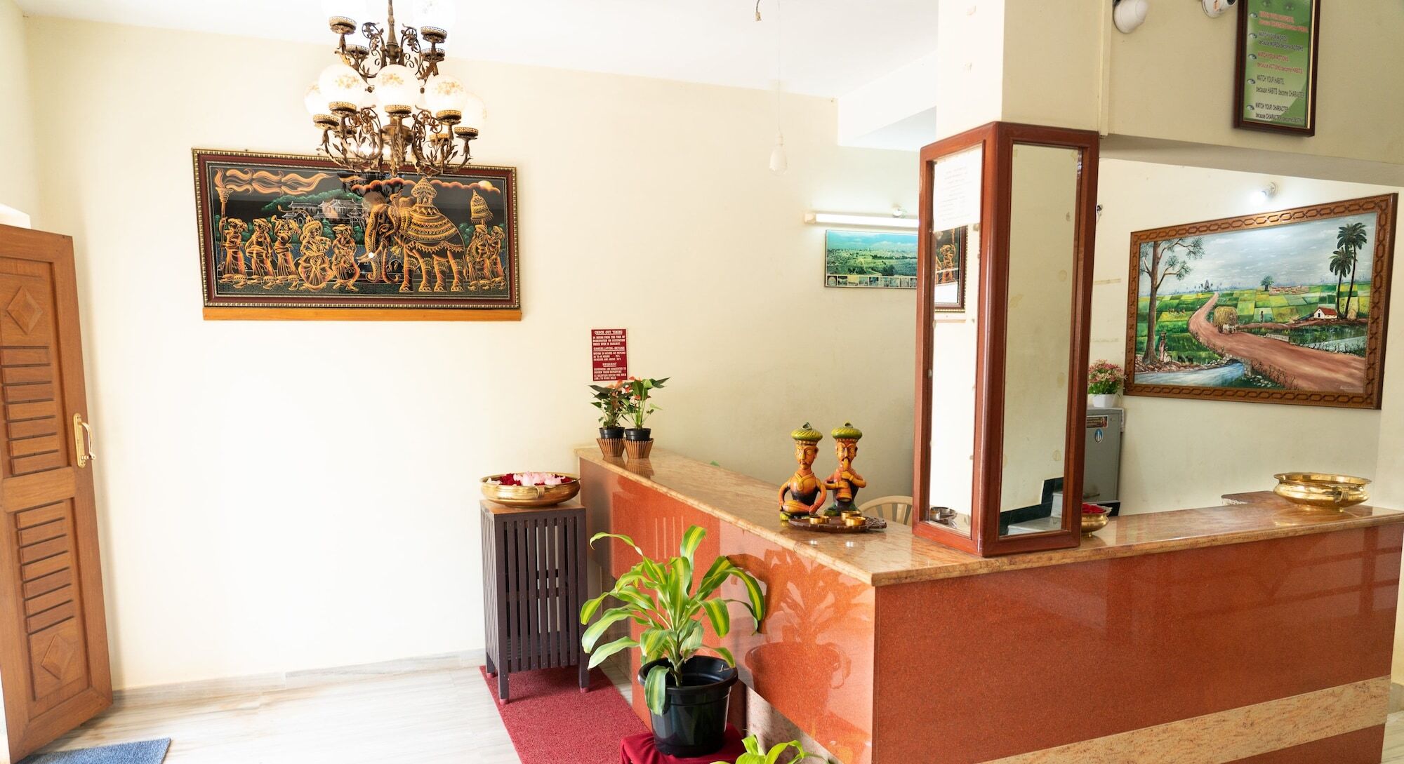 Hotel Victoriyah 坦贾武尔 外观 照片
